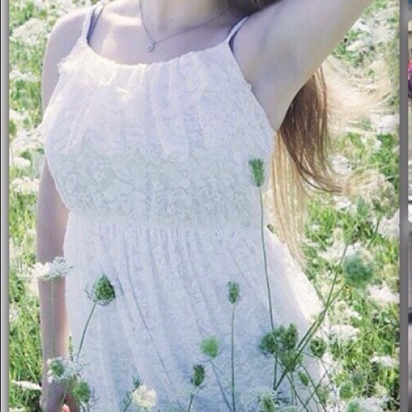Amy Wear White Lace Dress - Picture 1 of 5